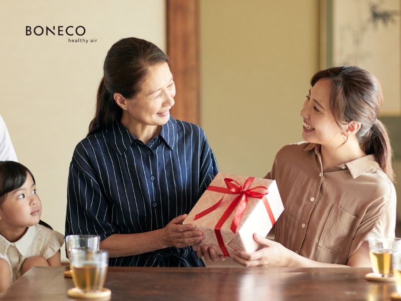 8/3 nên tặng gì cho mẹ, mẹ vợ, mẹ chồng để thể hiện sự tinh tế?